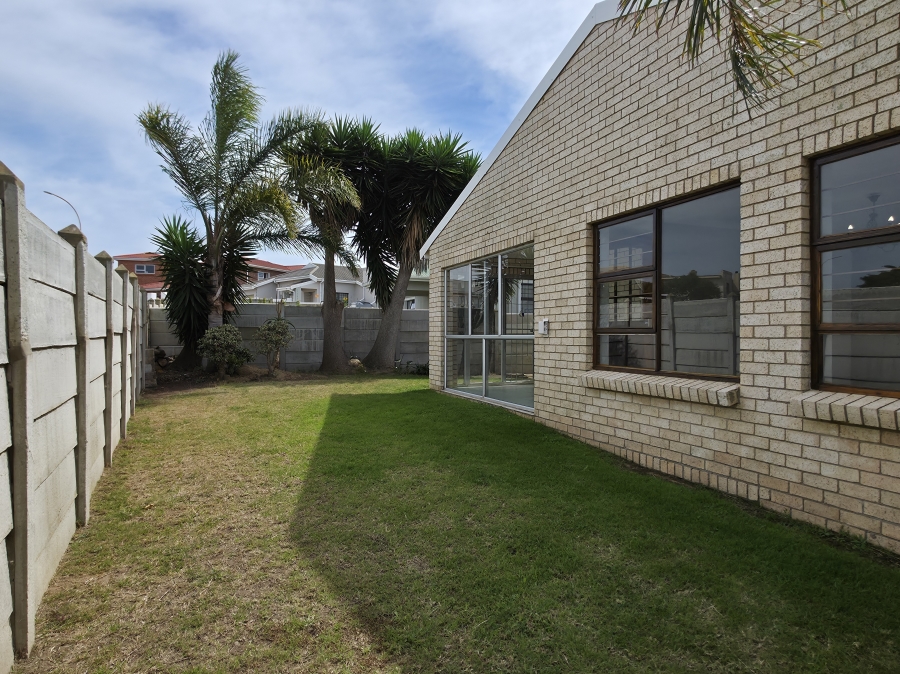 2 Bedroom Property for Sale in Wavecrest Eastern Cape